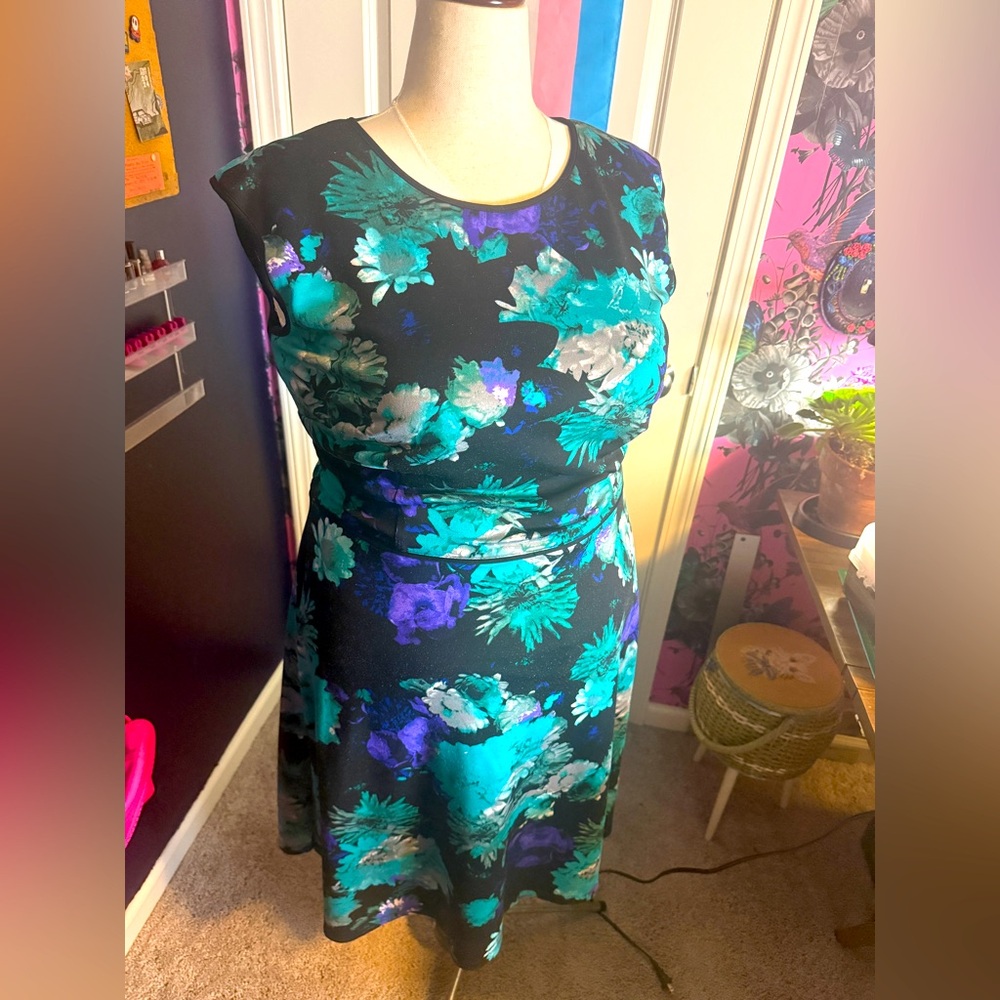 Elegant Floral Print Midi Dress - 16W